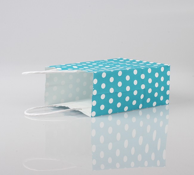 紙袋定制和公版紙袋如何選擇，看網(wǎng)友們?cè)趺凑f(shuō)？